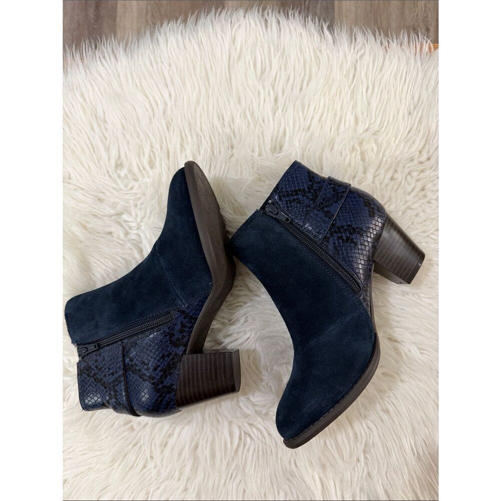 Vionic Navy Suede Ankle Booties with Side Zip Size 5 NWOT